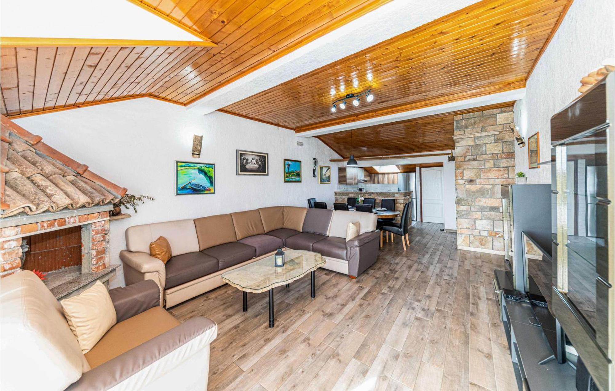Nice Apartment In Kastel Stafilic With Sauna Kastela Exterior photo